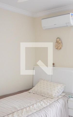 Casa à venda com 408m², 5 quartos e 5 vagasSuíte 2