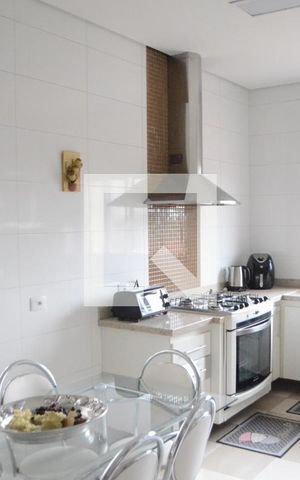 Casa à venda com 408m², 5 quartos e 5 vagasCozinha