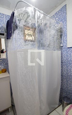 Casa à venda com 85m², 3 quartos e 2 vagas Casa à venda com 85m², 3 quartos e 2 vagasBanheiro 2
