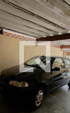 Casa à venda com 200m², 4 quartos e 2 vagas Casa à venda com 200m², 4 quartos e 2 vagasGaragem