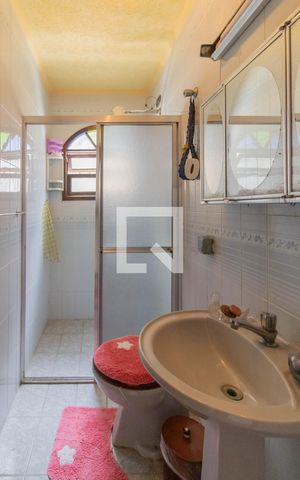 Casa à venda com 200m², 4 quartos e 2 vagas Casa à venda com 200m², 4 quartos e 2 vagasBanheiro da Suíte 2