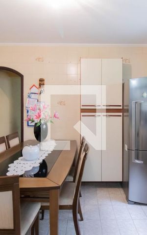 Casa à venda com 200m², 4 quartos e 2 vagas Casa à venda com 200m², 4 quartos e 2 vagasCopa
