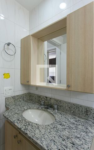 Apartamento para alugar com 72m², 3 quartos e 2 vagasBanheiro Social