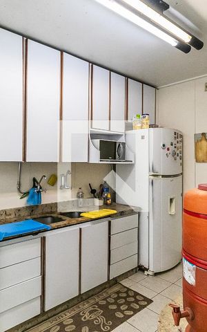 Casa à venda com 231m², 3 quartos e 2 vagas Casa à venda com 231m², 3 quartos e 2 vagasCozinha
