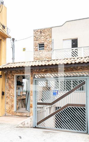 Casa à venda com 168m², 3 quartos e 5 vagas Casa à venda com 168m², 3 quartos e 5 vagasFachada