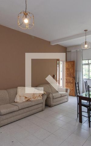 Casa à venda com 124m², 2 quartos e sem vaga Casa à venda com 124m², 2 quartos e sem vagaSala