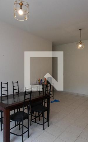 Casa à venda com 124m², 2 quartos e sem vaga Casa à venda com 124m², 2 quartos e sem vagaSala