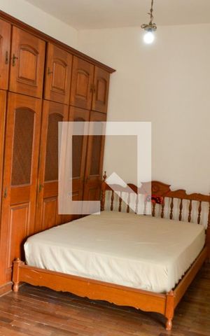 Casa à venda com 250m², 3 quartos e 2 vagas Casa à venda com 250m², 3 quartos e 2 vagasSuíte 3