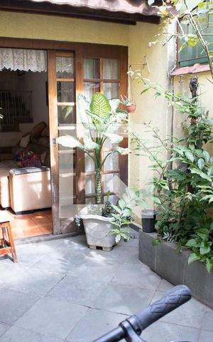 Casa à venda com 200m², 3 quartos e 2 vagasÁrea de Serviço
