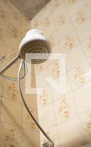Casa à venda com 200m², 3 quartos e 2 vagasBanheiro 1