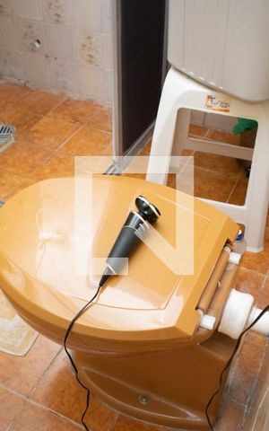 Casa à venda com 200m², 3 quartos e 2 vagasBanheiro 1