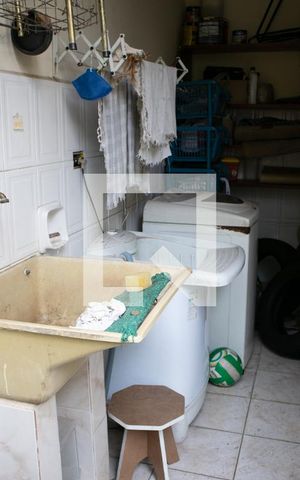 Casa à venda com 200m², 3 quartos e 2 vagasÁrea de Serviço
