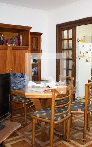 Casa à venda com 200m², 3 quartos e 2 vagasSala