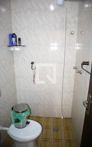 Casa à venda com 200m², 3 quartos e 2 vagasBanheiro 2