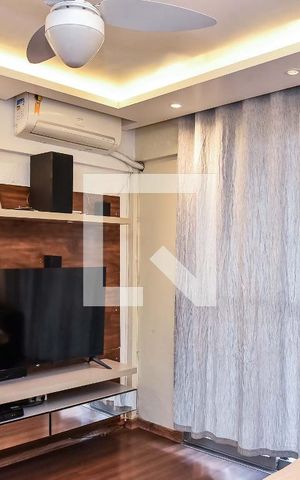 Apartamento à venda com 42m², 2 quartos e 1 vaga Apartamento à venda com 42m², 2 quartos e 1 vagaSala