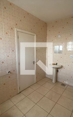 Apartamento à venda com 67m², 2 quartos e sem vaga Apartamento à venda com 67m², 2 quartos e sem vagaBanheiro 2