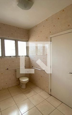 Apartamento à venda com 67m², 2 quartos e sem vaga Apartamento à venda com 67m², 2 quartos e sem vagaBanheiro 2