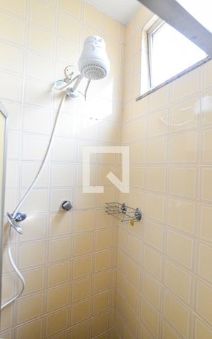 Apartamento à venda com 200m², 4 quartos e 1 vaga Apartamento à venda com 200m², 4 quartos e 1 vagaBanheiro