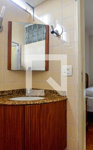 Apartamento à venda com 200m², 4 quartos e 1 vaga Apartamento à venda com 200m², 4 quartos e 1 vagaBanheiro