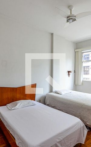 Apartamento à venda com 200m², 4 quartos e 1 vaga Apartamento à venda com 200m², 4 quartos e 1 vagaQuarto