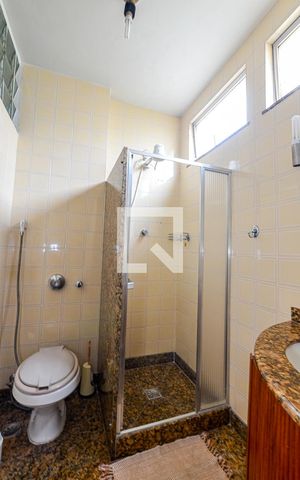 Apartamento à venda com 200m², 4 quartos e 1 vaga Apartamento à venda com 200m², 4 quartos e 1 vagaBanheiro