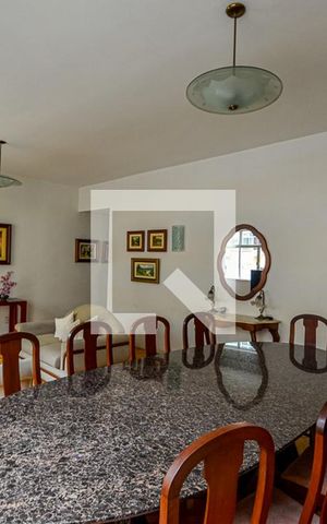 Apartamento à venda com 200m², 4 quartos e 1 vaga Apartamento à venda com 200m², 4 quartos e 1 vagaSala