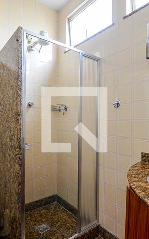 Apartamento à venda com 200m², 4 quartos e 1 vaga Apartamento à venda com 200m², 4 quartos e 1 vagaBanheiro