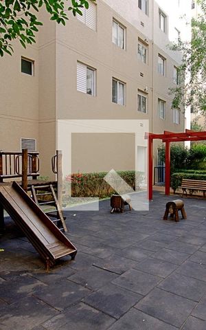 Apartamento à venda com 42m², 2 quartos e 1 vaga Apartamento à venda com 42m², 2 quartos e 1 vagaÁrea comum - Playground