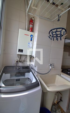 Apartamento à venda com 42m², 2 quartos e 1 vaga Apartamento à venda com 42m², 2 quartos e 1 vagaÁrea de Serviço