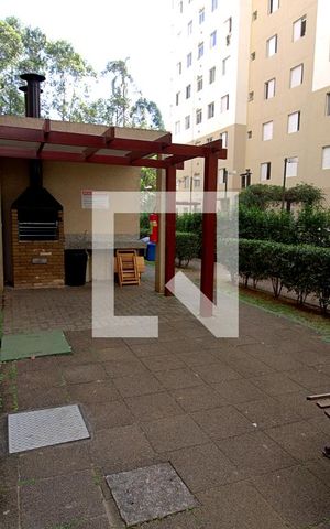 Apartamento à venda com 42m², 2 quartos e 1 vaga Apartamento à venda com 42m², 2 quartos e 1 vagaÁrea comum - Churrasqueira