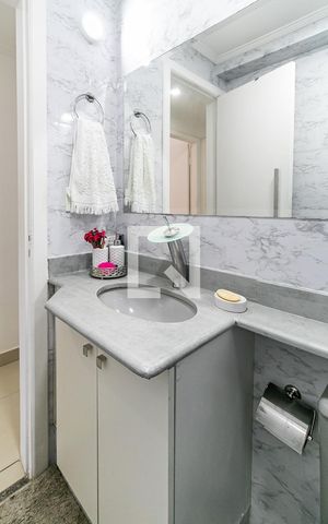 Apartamento à venda com 87m², 2 quartos e 1 vaga Apartamento à venda com 87m², 2 quartos e 1 vagaBanheiro Social