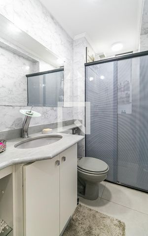 Apartamento à venda com 87m², 2 quartos e 1 vaga Apartamento à venda com 87m², 2 quartos e 1 vagaBanheiro Social