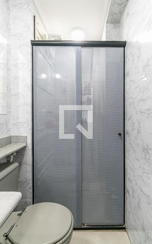 Apartamento à venda com 87m², 2 quartos e 1 vaga Apartamento à venda com 87m², 2 quartos e 1 vagaBanheiro Social