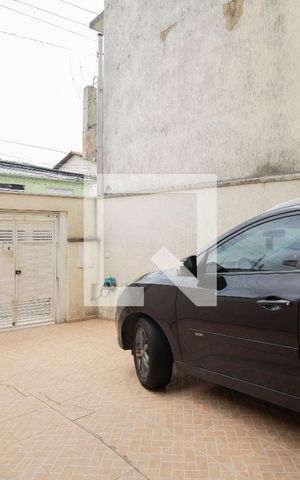 Casa à venda com 160m², 3 quartos e 4 vagas Casa à venda com 160m², 3 quartos e 4 vagasGaragem