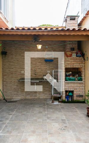 Casa à venda com 190m², 4 quartos e 2 vagasQuintal