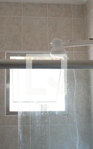 Casa à venda com 185m², 2 quartos e 2 vagasBanheiro Social