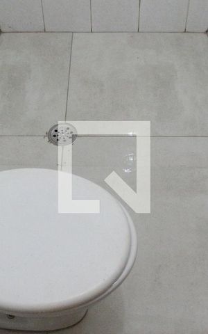 Casa à venda com 185m², 2 quartos e 2 vagasBanheiro inferior