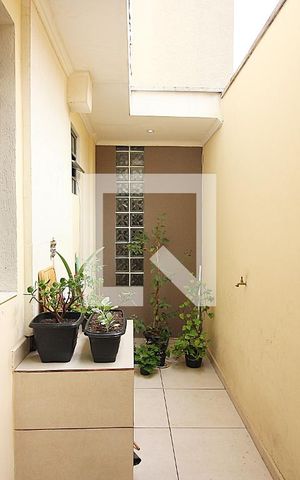Casa à venda com 219m², 3 quartos e 4 vagasCorredor