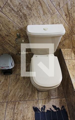 Casa à venda com 219m², 3 quartos e 4 vagasQuarto 1 - Suíte Banheiro