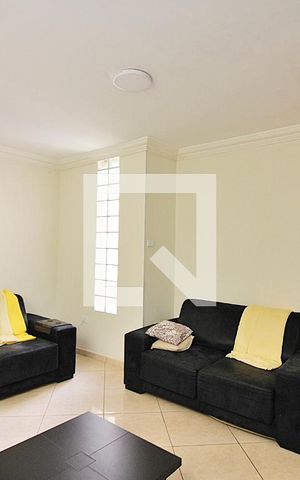 Casa à venda com 219m², 3 quartos e 4 vagasSala