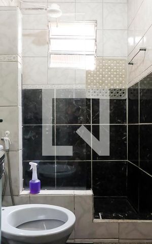 Casa à venda com 320m², 3 quartos e 3 vagasBanheiro 