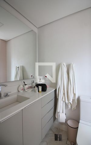 Apartamento à venda com 107m², 3 quartos e 2 vagasQuarto 1 - Suíte Banheiro