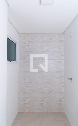 Apartamento à venda com 45m², 2 quartos e sem vaga Apartamento à venda com 45m², 2 quartos e sem vagaBanheiro