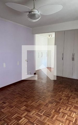 Apartamento à venda com 218m², 3 quartos e 2 vagas Apartamento à venda com 218m², 3 quartos e 2 vagasSuite 2