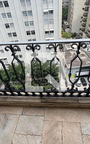 Apartamento à venda com 218m², 3 quartos e 2 vagas Apartamento à venda com 218m², 3 quartos e 2 vagasSacada