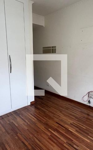 Apartamento à venda com 218m², 3 quartos e 2 vagas Apartamento à venda com 218m², 3 quartos e 2 vagasQuarto