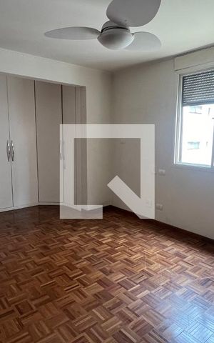 Apartamento à venda com 218m², 3 quartos e 2 vagas Apartamento à venda com 218m², 3 quartos e 2 vagasCloset da suíte 2