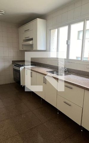 Apartamento à venda com 218m², 3 quartos e 2 vagas Apartamento à venda com 218m², 3 quartos e 2 vagasCozinha - Armários