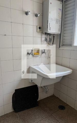 Apartamento à venda com 218m², 3 quartos e 2 vagas Apartamento à venda com 218m², 3 quartos e 2 vagasÁrea de Serviço