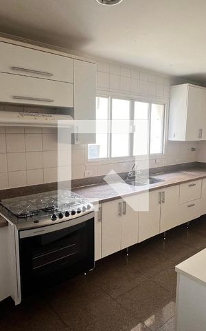 Apartamento à venda com 218m², 3 quartos e 2 vagas Apartamento à venda com 218m², 3 quartos e 2 vagasCozinha - Armários